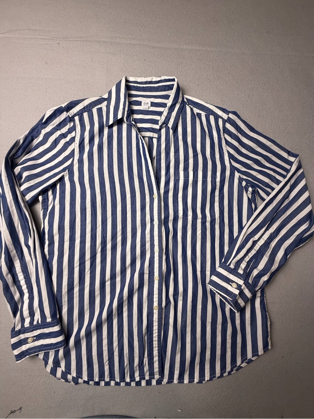 GAP Blue and White Vertical Stripe Button-Down Shirt L